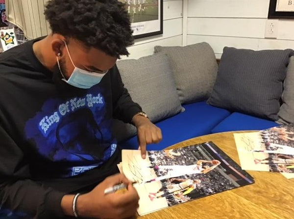 KARL-ANTHONY TOWNS - Signed Photo, signed in shop