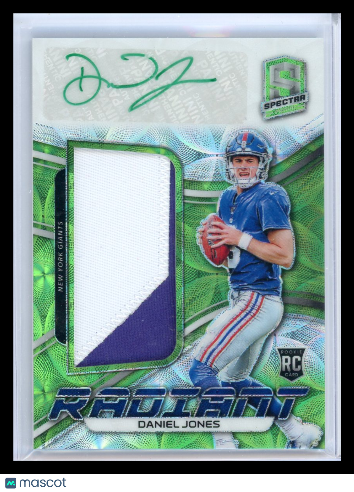 Daniel Jones - 2019 Panini Spectra Prizm Radiant Green Autograph 21/25 Patch RC