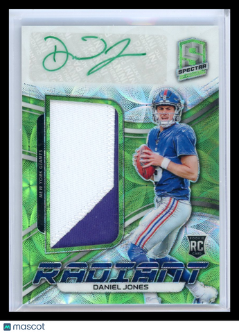 Daniel Jones - 2019 Panini Spectra Prizm Radiant Green Autograph 21/25 Patch RC