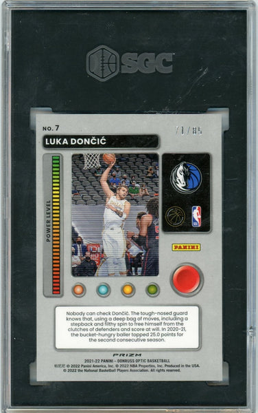 LUKA DONCIC - 2021-22 Basketball Donruss Optic T-Minus 3,2,1 Blue Prizm 71/85 SGC 10